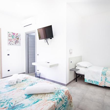 S'Omu E Chicchinu Rooms Cardedu Esterno foto