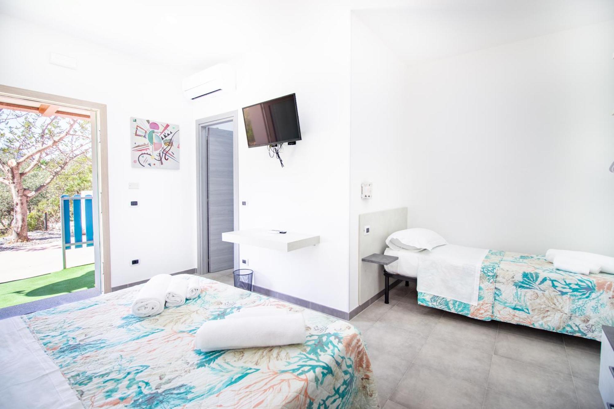 S'Omu E Chicchinu Rooms Cardedu Esterno foto